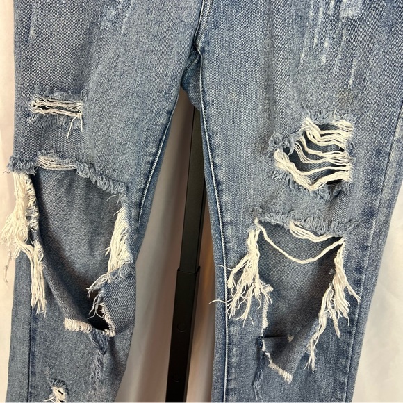 Kendall & Kylie Heavily Distressed Light Wash Zip Ankle Jeans, size 24 - Picture 6 of 6